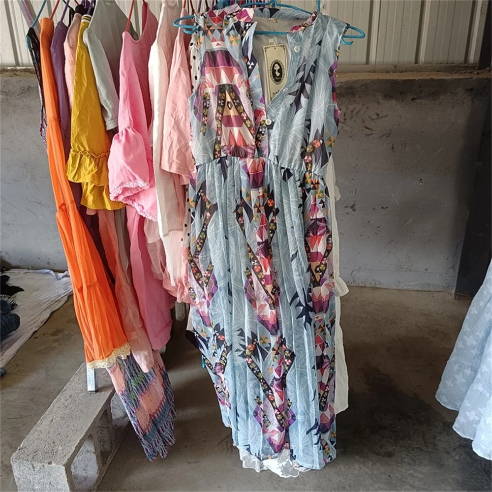 Second Hand Used Ladies Clothes/Dresses Stock Wholesale Used Clothing in Bales